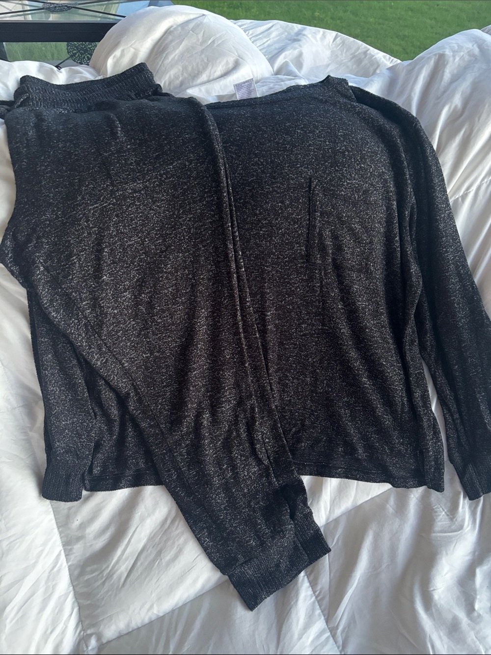 2 piece Women's Black flecked lounge set. EUC